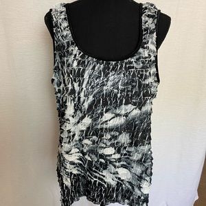 GC black and white sleeveless top